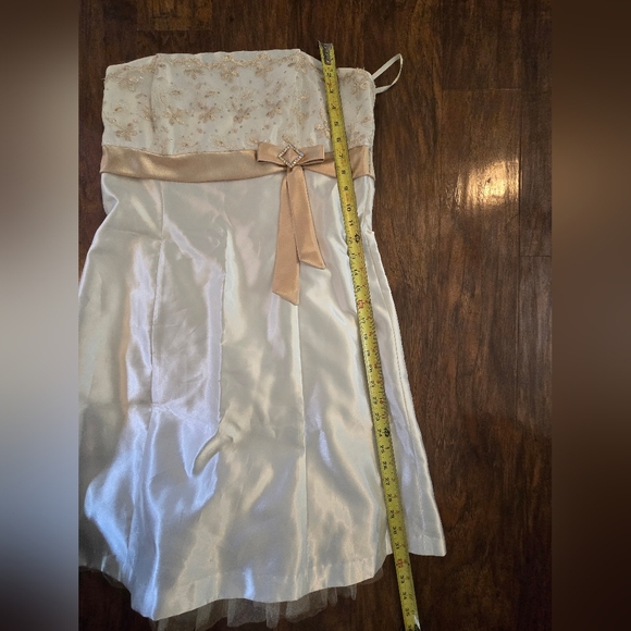 Jessica McClintock For Gunne Sax White Strapless Satin Rhinestone Formal Dress - Picture 11 of 14